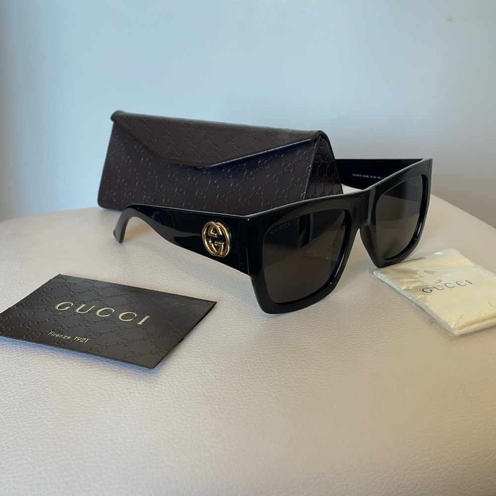 Black Gucci Logo Sunglasses